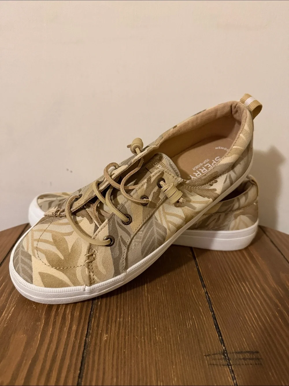 Sperry Women's Tan and Beige Leaf-Print Canvas Sneakers